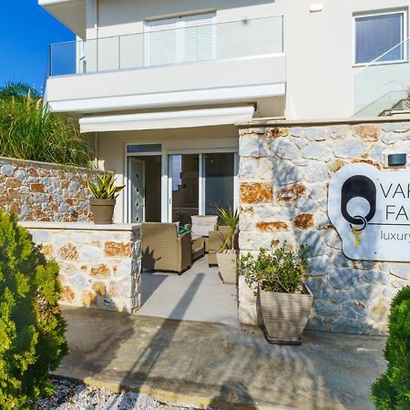 Vakakis Family Luxury Studios 2 Palaiochora Exterior photo